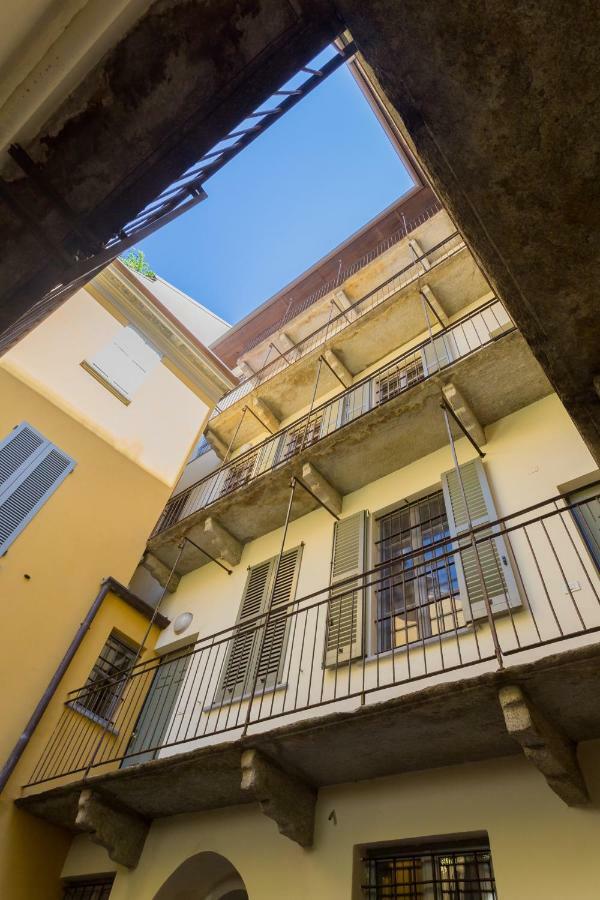 Cosy Apartment 2 Minutes From Duomo Milano Eksteriør billede