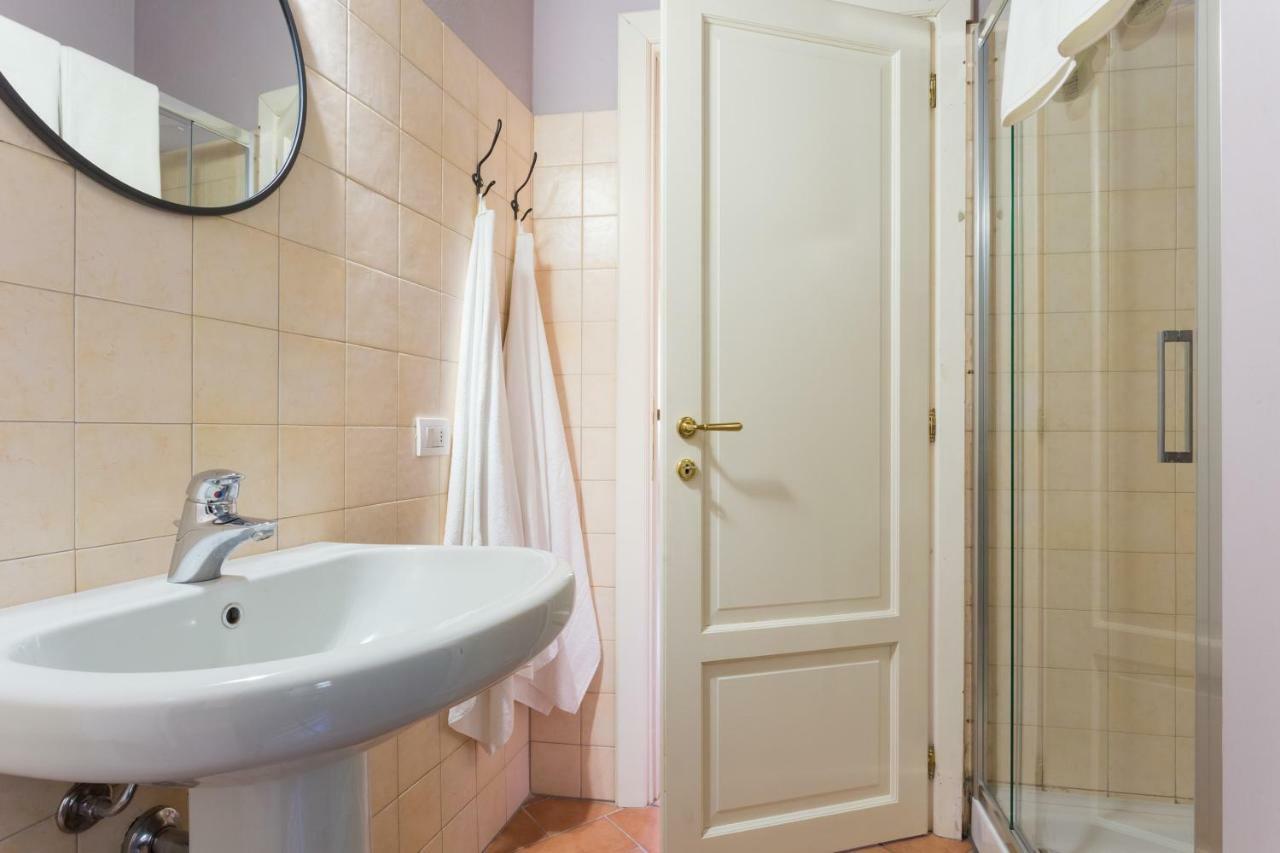 Cosy Apartment 2 Minutes From Duomo Milano Eksteriør billede