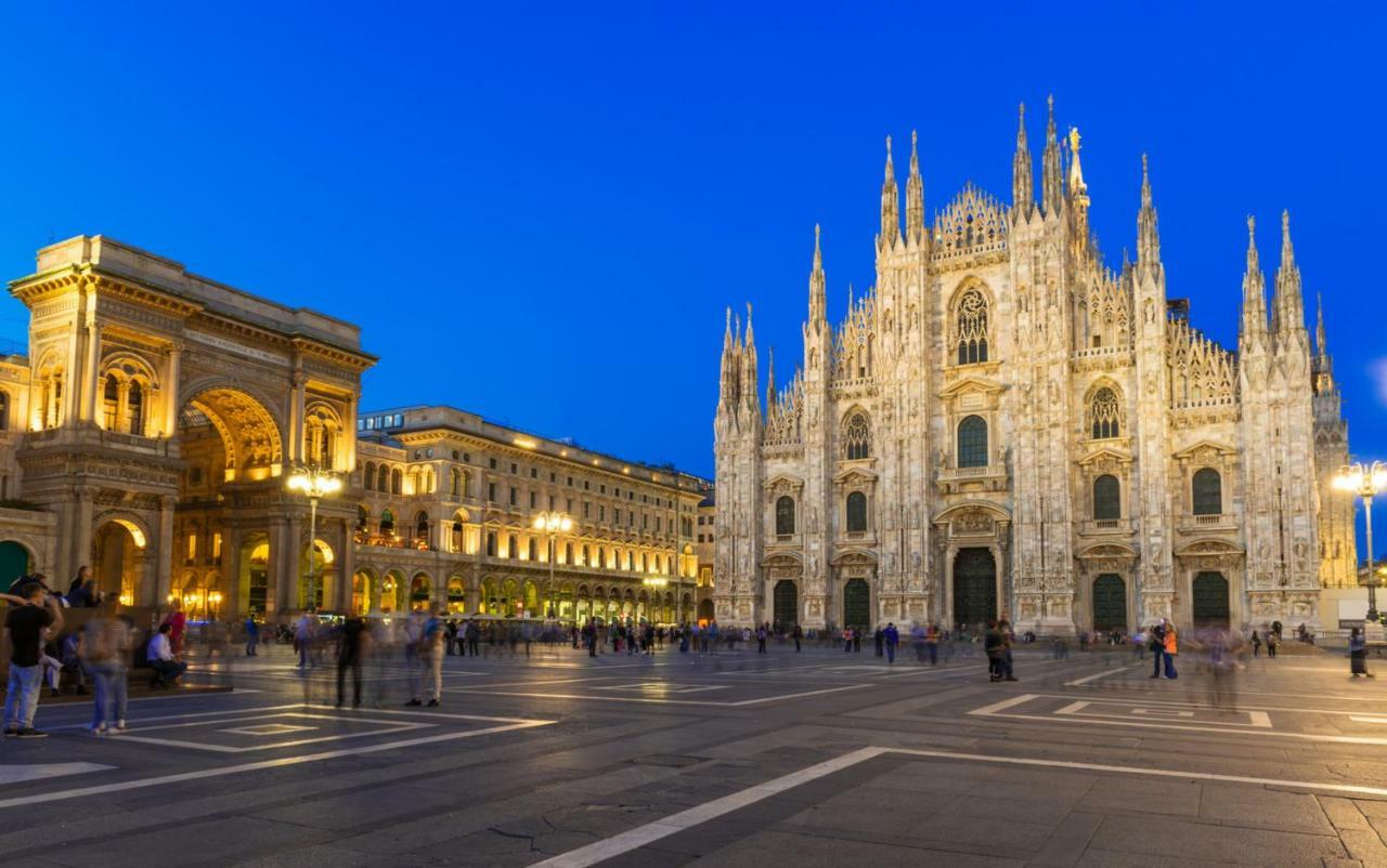 Cosy Apartment 2 Minutes From Duomo Milano Eksteriør billede